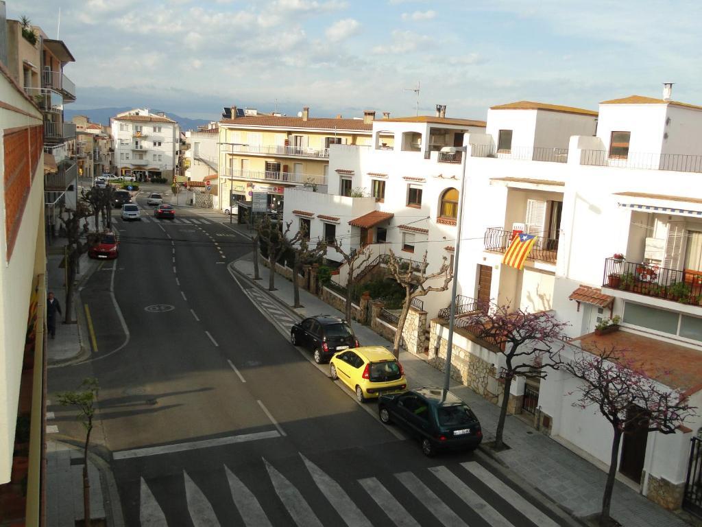 Hotel Hostal La Vinya L' Escala Exterior foto